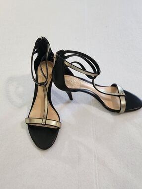 Vince Camuto Black and Gold Strappy Mid-Heel With Zipper Back Sandals Size 7